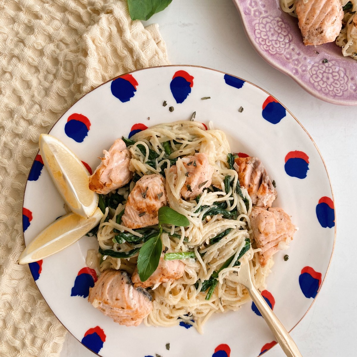 檸 檬 鮭 魚 義 大 利 麵 ❘ 𝘍𝘖𝘖𝘋