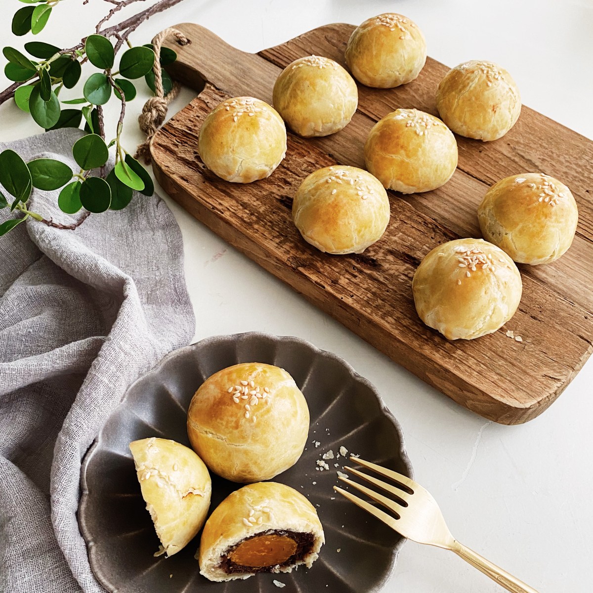 蛋 黃 酥 ❘ 𝘍𝘖𝘖𝘋