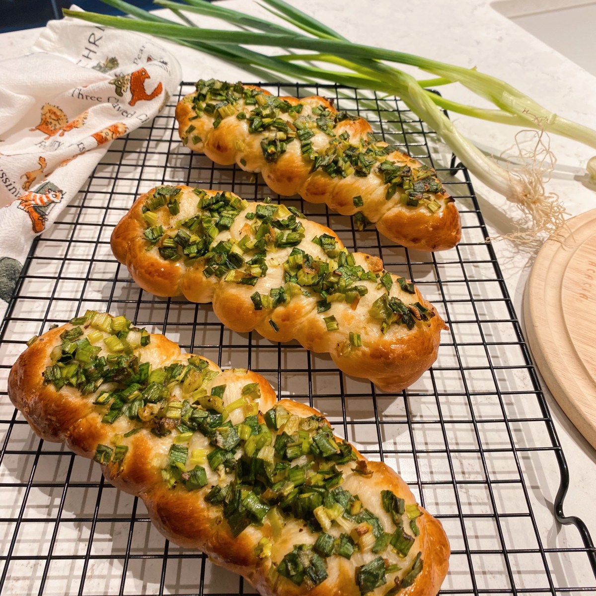 蔥 花 麵 包 ❘ 𝘍𝘖𝘖𝘋